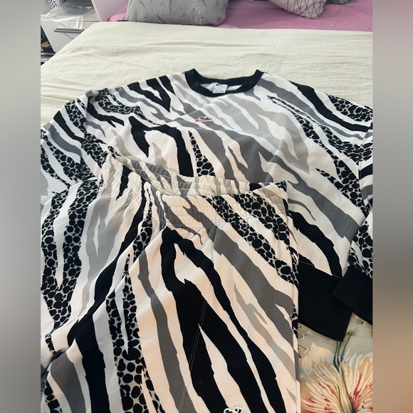 Nike combo Sweater & Sweatpants 🦓 - Picture 4 of 8